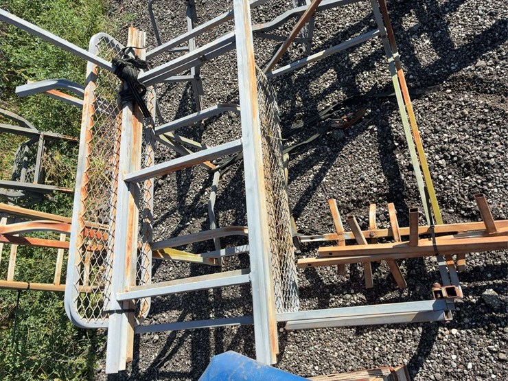 2-ladder-tree-stand-image-3