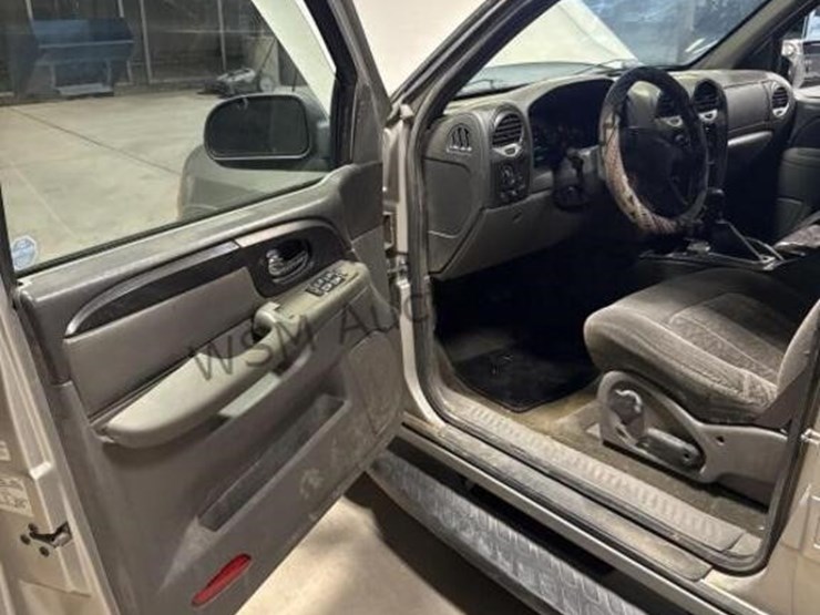 2004-gmc-envoy-sle-image-25