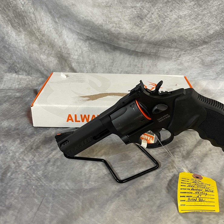 #4784 • Taurus 44 Tracker 44 REM MAG Revolver, SN: AEL817409