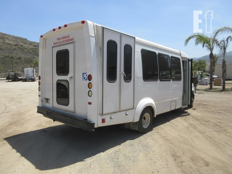 2011-ford-e450-image-3