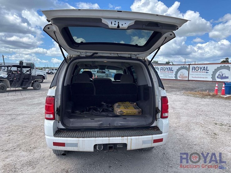 2005-ford-explorer-image-19