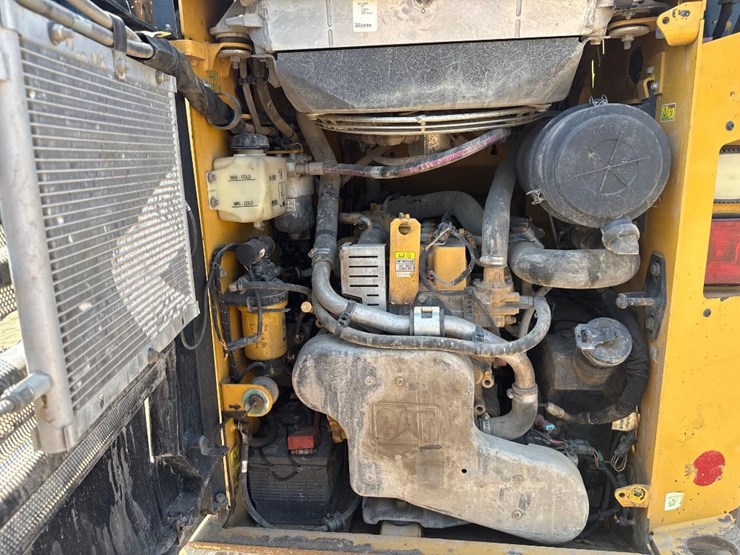 2020-caterpillar-259d3-image-20