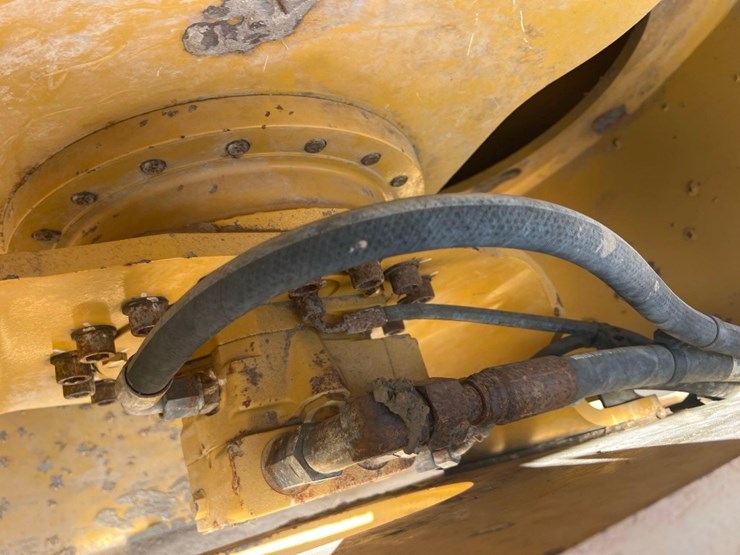 2019-caterpillar-cs44b-image-10