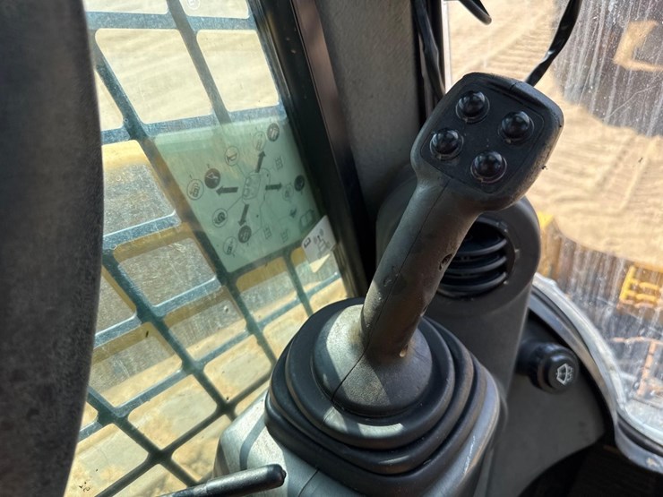 2019-caterpillar-279d-image-31