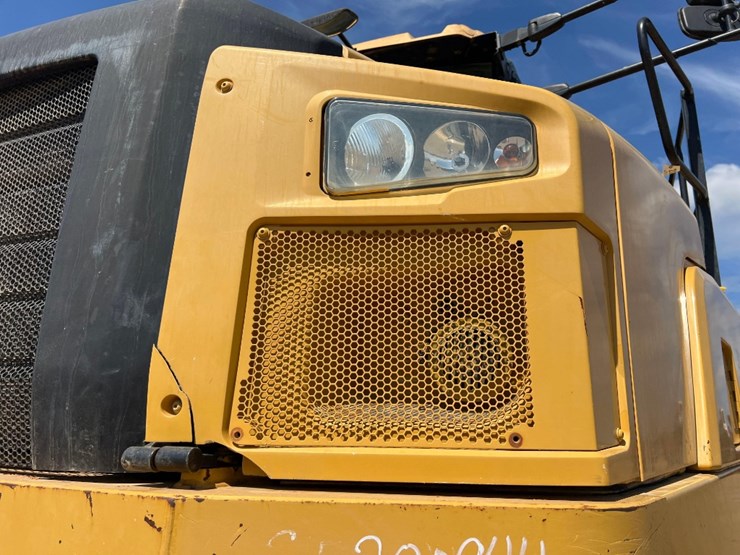 2018-caterpillar-745-image-9