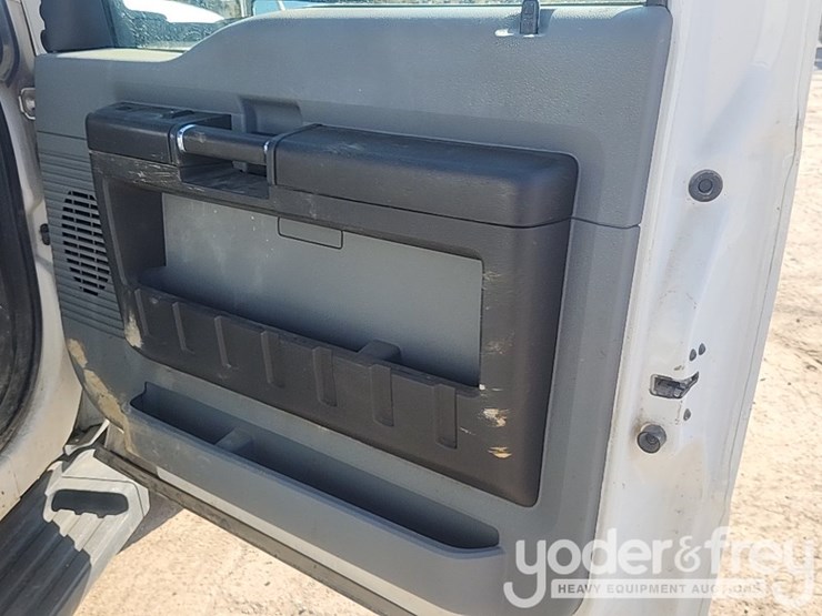 2014-ford-f350-image-30