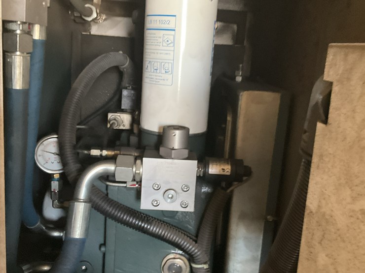 #121-•-fs-curtis-screw-type-air-compressor-image-11