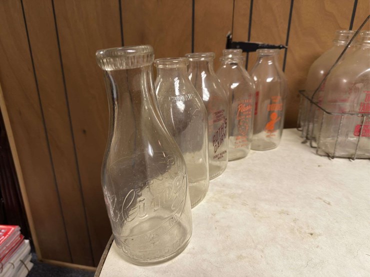 (15)-dairy-bottles-and-carriers-image-2
