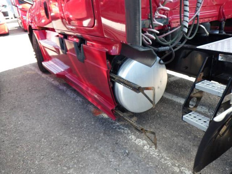 2019-freightliner-cascadia-126-image-9