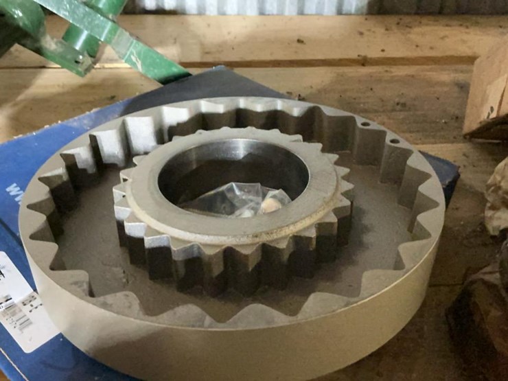 #152-•-bearings,-chains,-and-assorted-parts-image-12