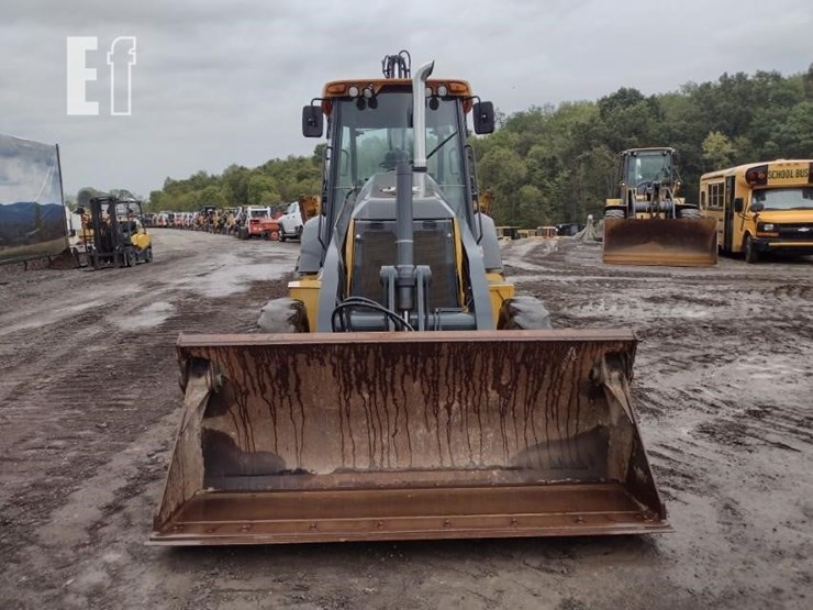 2019-deere-410l-image-2