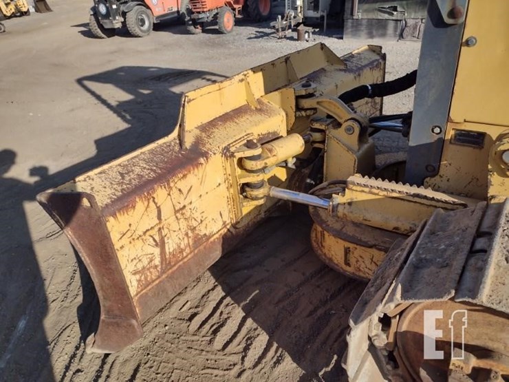 2004-deere-550h-lt-image-17