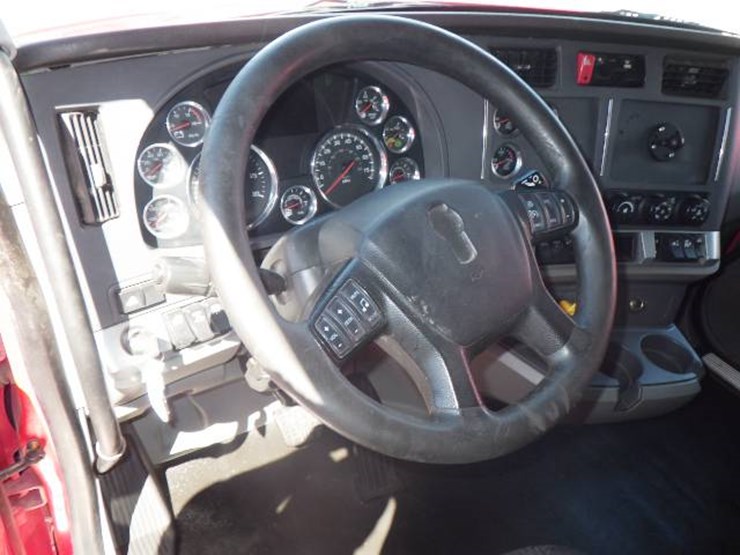 2020-kenworth-t680-image-9