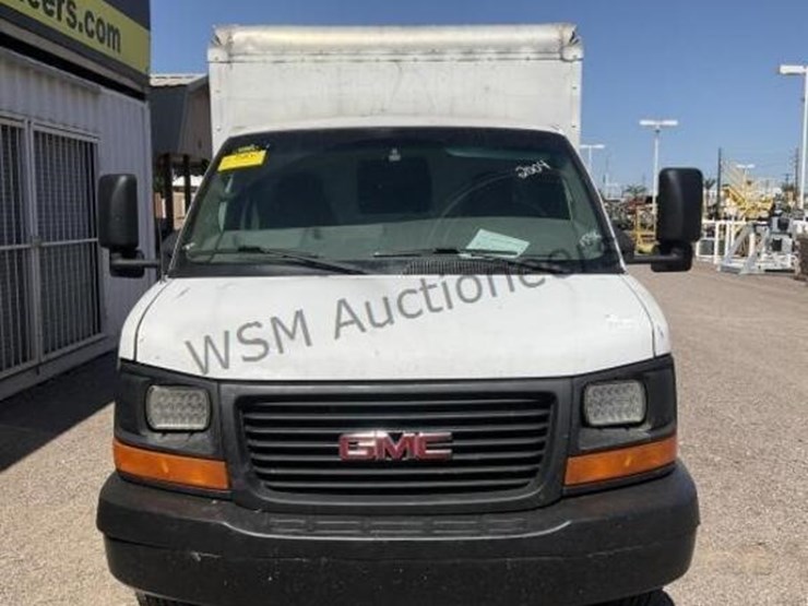 2004-gmc-3500-image-3