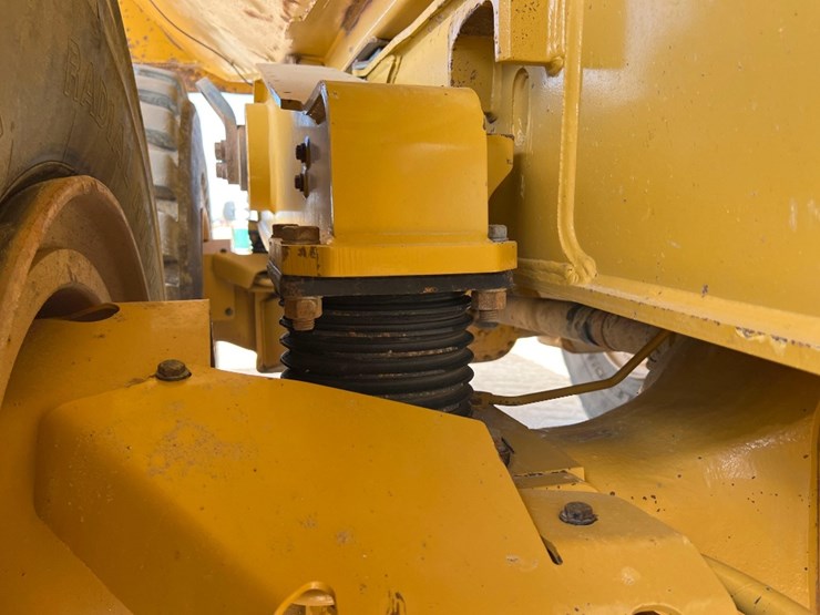 2019-caterpillar-740-gc-image-21