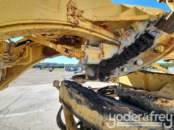 caterpillar-16g-image-36