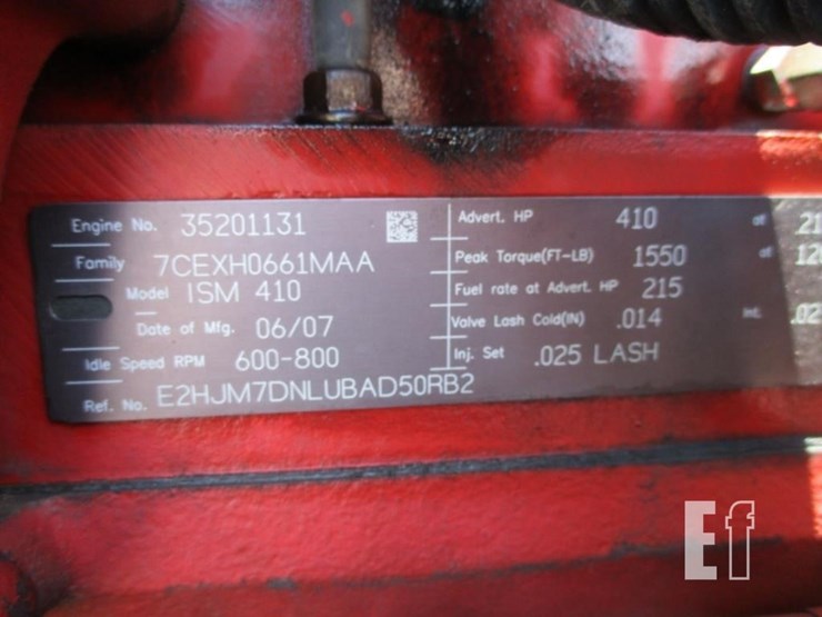 2008-peterbilt-365-image-7