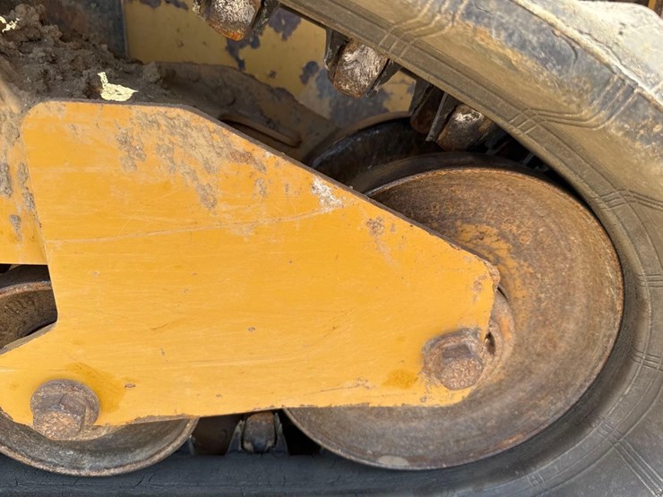 2016-caterpillar-249d-image-14
