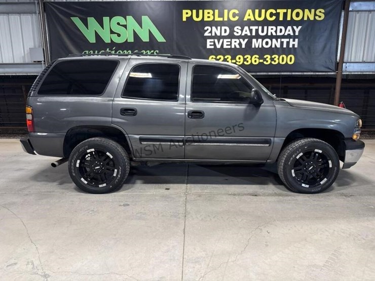 2001-chevrolet-tahoe-image-1