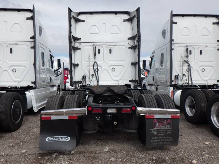 2024-freightliner-cascadia-126-image-7