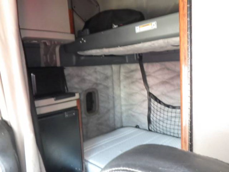 freightliner-cascadia-125-image-11