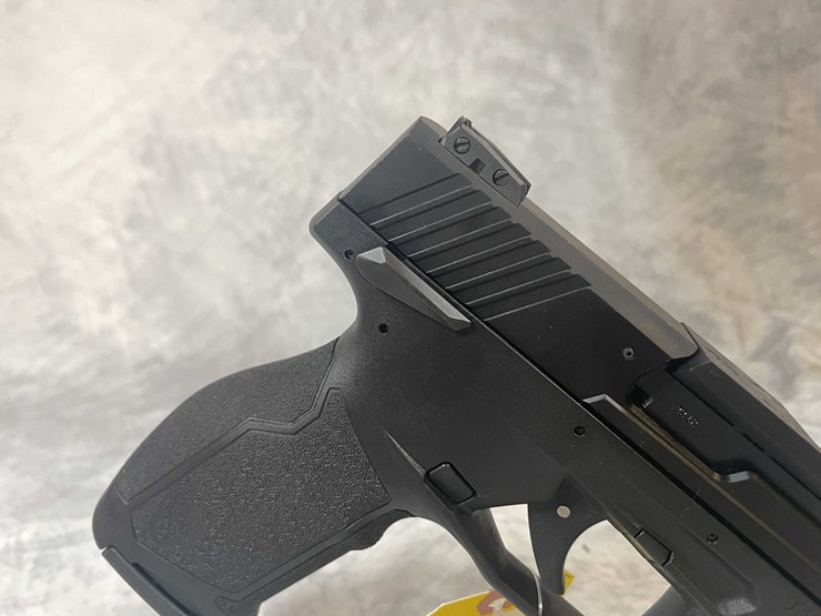 #4801-•-taurus-tx22-competition-22-lr-pistol,-sn:-1pt435457-image-8
