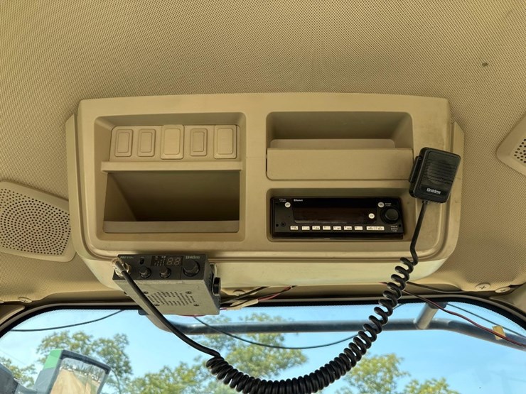 john-deere-8r-310-image-31