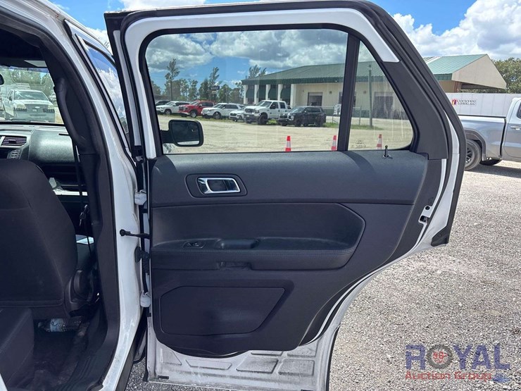 2018-ford-explorer-image-21