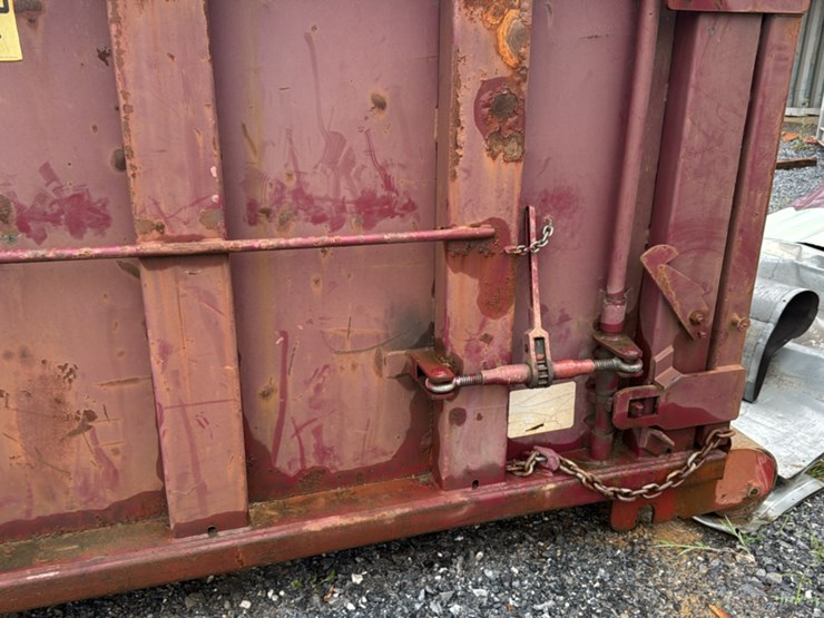 #140-•-roll-off-dumpster-image-6