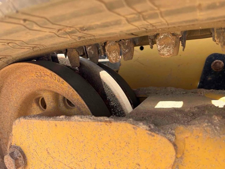 2021-caterpillar-279d3-image-11