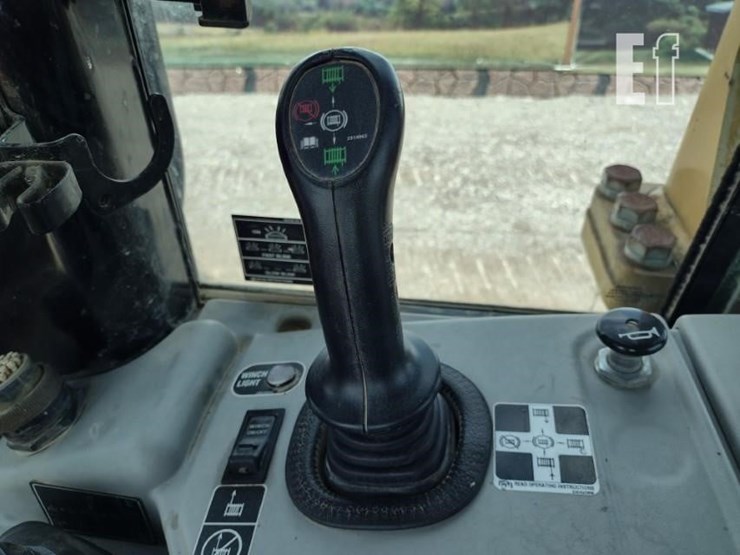 2015-caterpillar-d6n-xl-image-11
