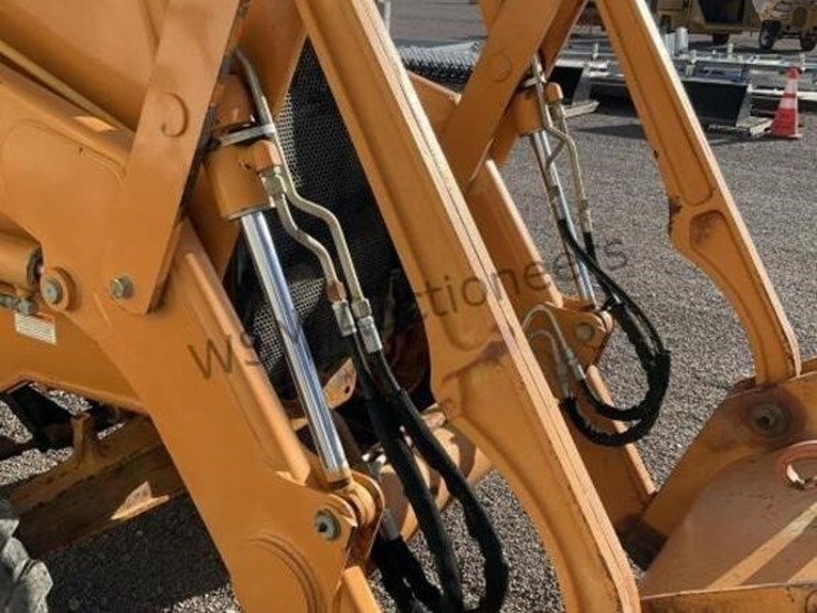 case-570xlt-skip-loader-image-15