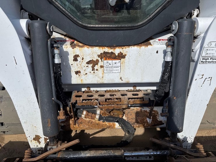 2020-bobcat-t770-image-19