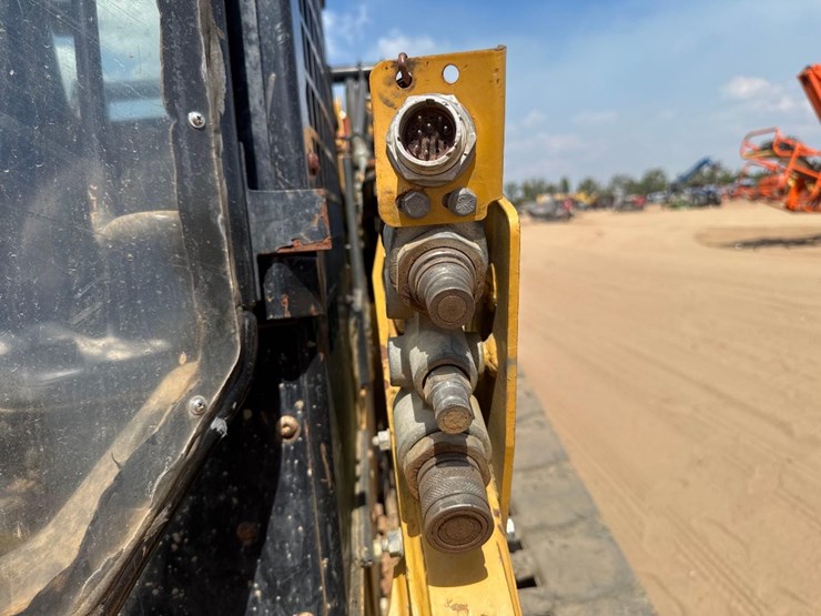 2012-caterpillar-259b3-image-21