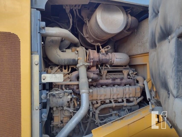 2013-deere-624k-image-27