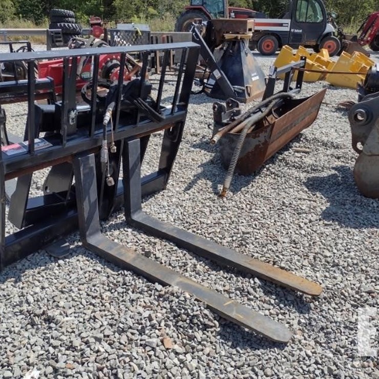 FORKLIFT ASSEMBLY LOADER ATTACHMENTS