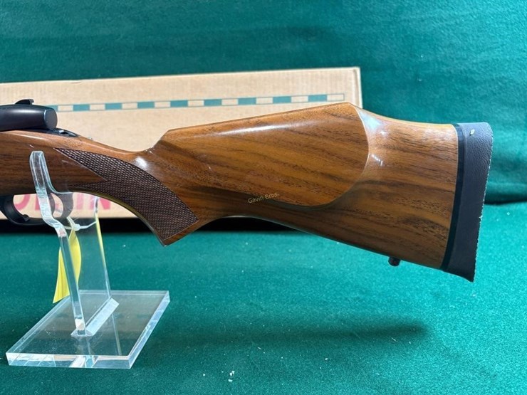 weatherby-mark-v-300-wby-mag-rifle-image-11