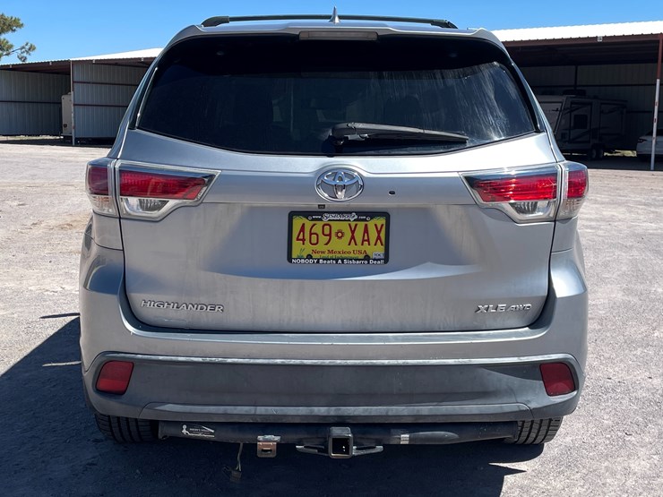 2016-toyota-highlander-image-4