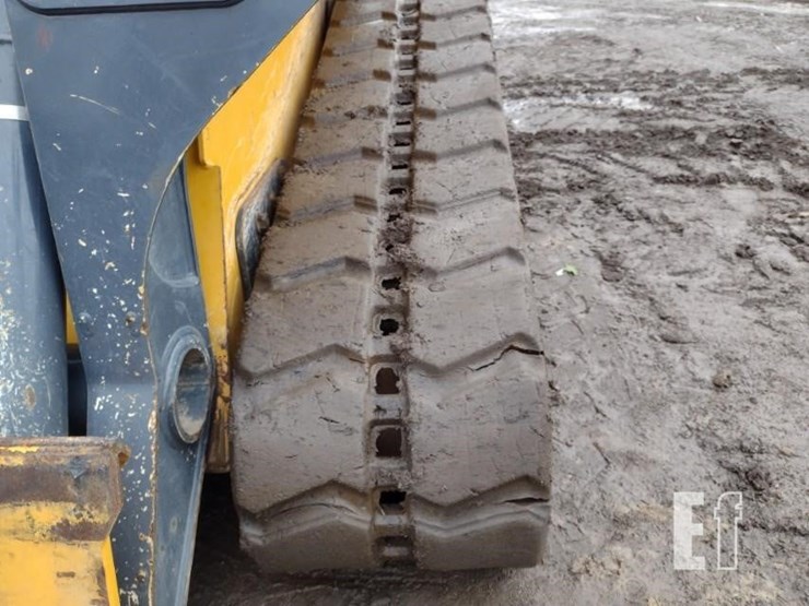 2022-deere-333g-image-31