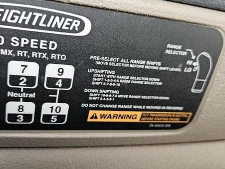 2011-freightliner-dump-truck-image-21