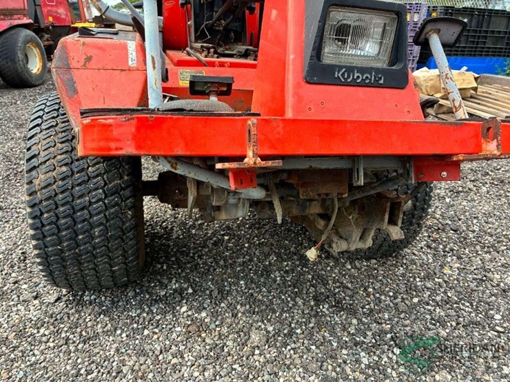 2001-kubota-f2100-image-13