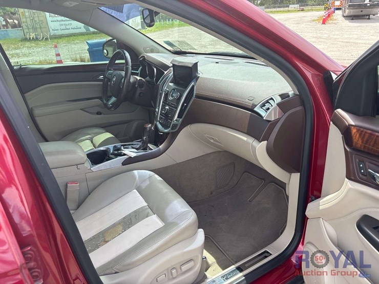 2012-cadilac-srx-suv-image-19