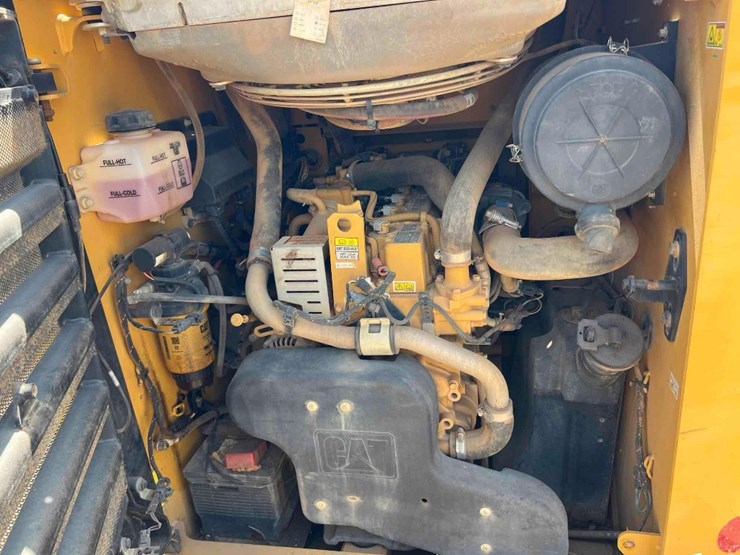 2021-caterpillar-279d3-image-27