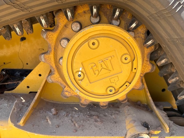 2024-caterpillar-255-skid-steer-image-10