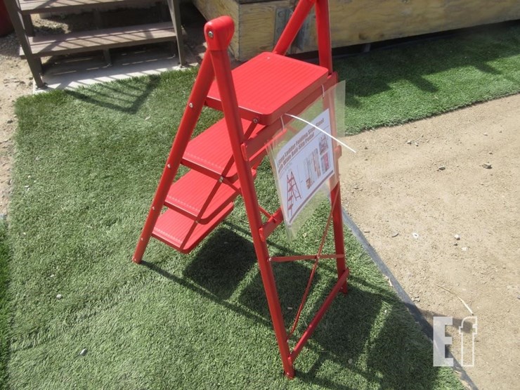 43"-x-15.7"-4-step-folding-step-stool-image-2
