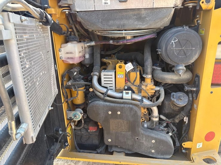 2023-caterpillar-259d3-image-19