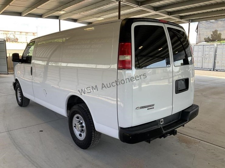 2014-chevrolet-express-3500-image-5