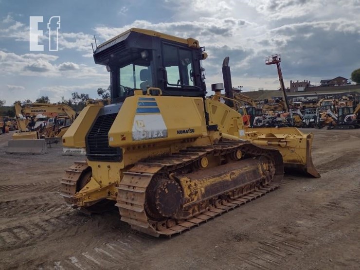 2015-komatsu-d61ex-23-image-49