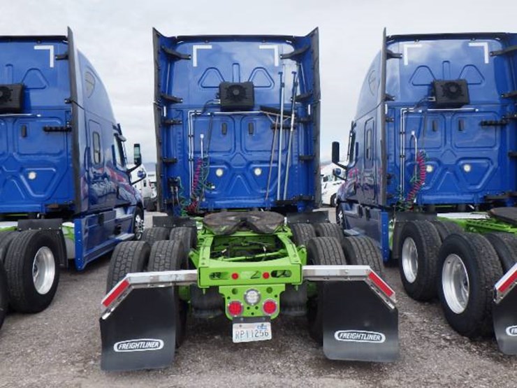 2024-freightliner-cascadia-126-image-7