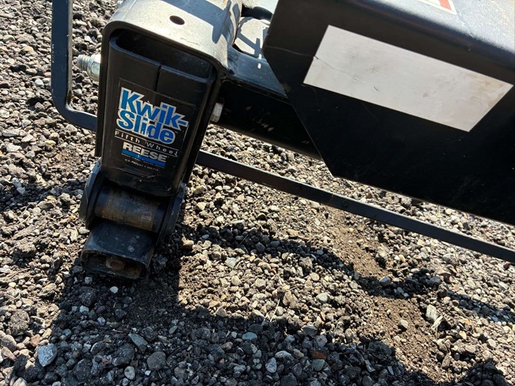 reese-16k-fifth-wheel-hitch-image-2